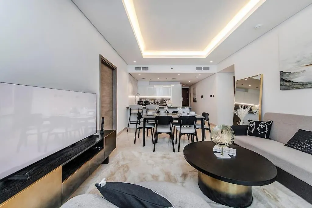 Burj Khalifa View 3Bedroom Dubai 0*,  United Arab Emirates