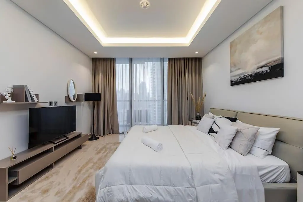 Burj Khalifa View 3Bedroom Dubai 0*,  United Arab Emirates